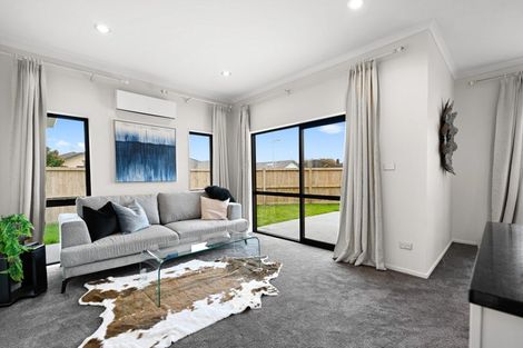 Photo of property in 2 Capricorn Place, Rototuna North, Hamilton, 3210