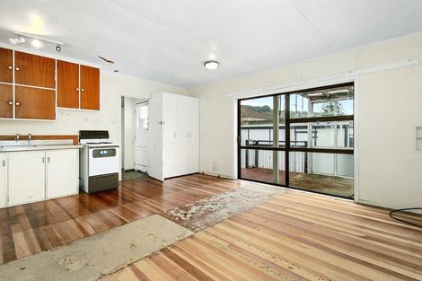 Photo of property in 142 Main Road, Tawa, Wellington, 5028