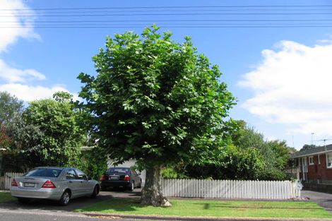 Photo of property in 2/8 Crete Avenue, Milford, Auckland, 0620