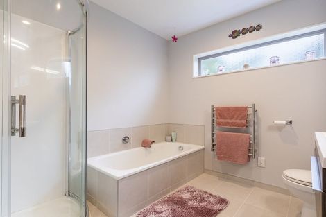 Photo of property in 38 Pharazyn Avenue, Waikanae Beach, Waikanae, 5036