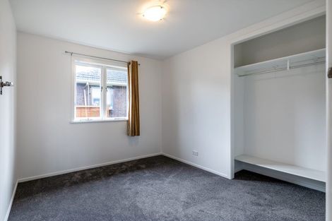 Photo of property in 12 Taipari Road, Te Atatu Peninsula, Auckland, 0610