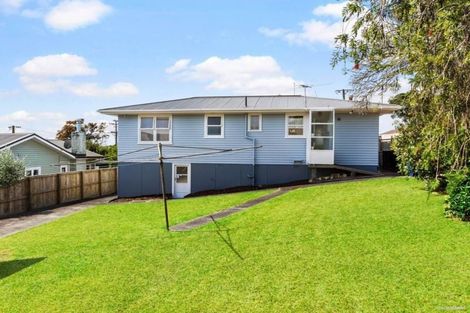 Photo of property in 87 Awaroa Road, Sunnyvale, Auckland, 0612