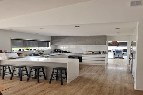 Photo of property in 18 Mappin Place, Chatswood, Auckland, 0626