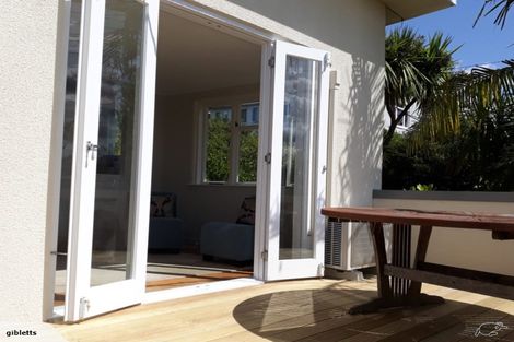 Photo of property in 1/20 Philson Terrace, Browns Bay, Auckland, 0630