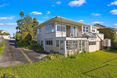 Photo of property in 2 Hyde Road, Rothesay Bay, Auckland, 0630