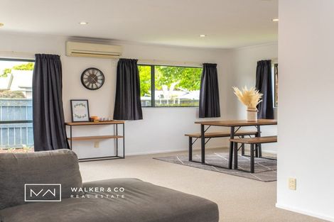 Photo of property in 2 Bathurst Street, Heretaunga, Upper Hutt, 5018