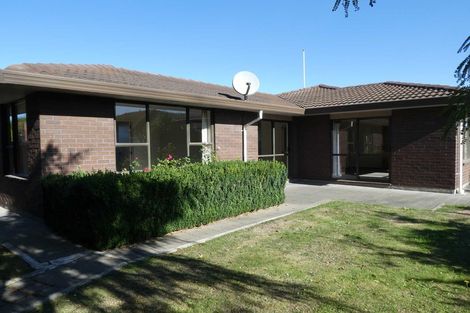 Photo of property in 8 Algie Place, Avonhead, Christchurch, 8042