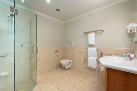 Photo of property in 136 Marine Parade, Bluff, 9814