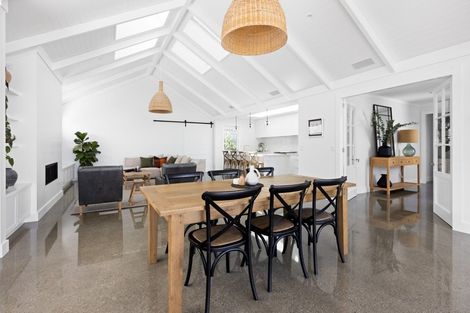 Photo of property in 25 Grooby Place, Havelock North, 4130