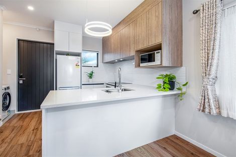 Photo of property in 5/66 Swanson Road, Henderson, Auckland, 0610