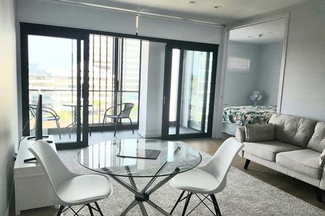 Photo of property in Frank Sargeson Apts, 404/74 Anzac Street, Takapuna, Auckland, 0622