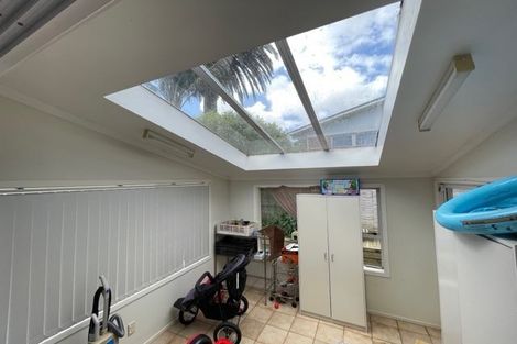Photo of property in 15 Walpole Avenue, Hillpark, Auckland, 2102