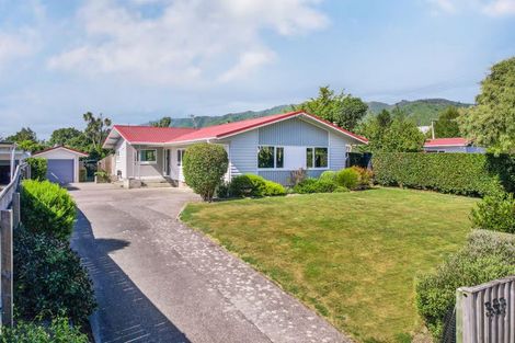 Photo of property in 397 Te Moana Road, Waikanae, 5036