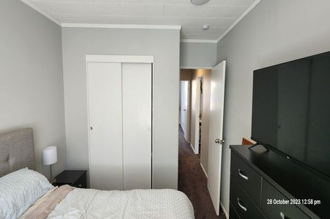 Photo of property in 2/80 Airlie Road, Plimmerton, Porirua, 5026