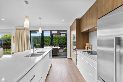 Photo of property in 32 Whiteley Street, Moturoa, New Plymouth, 4310