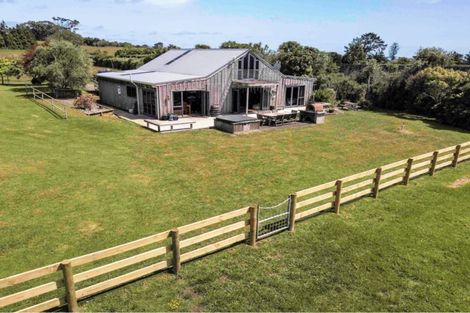 Photo of property in 37 Greenock Drive, Manukau Heads, Waiuku, 2684