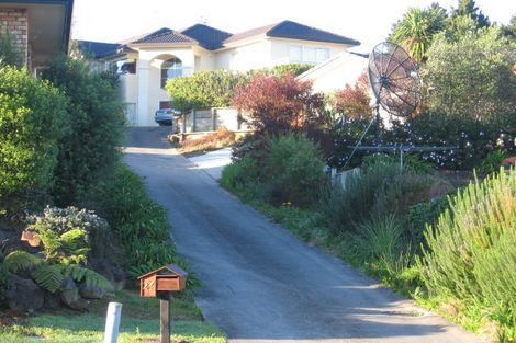 Photo of property in 24 De Havilland Drive, Goodwood Heights, Auckland, 2105