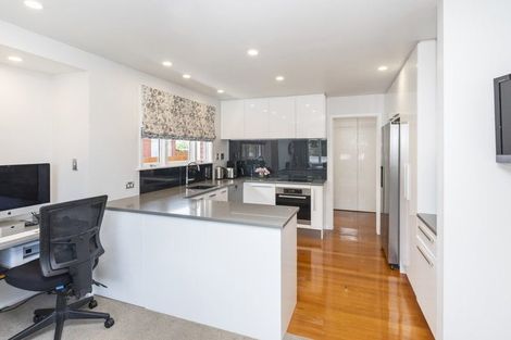 Photo of property in 17 Newbridge Place, Ilam, Christchurch, 8041