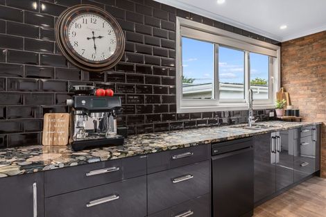 Photo of property in 9 Rongonui Street, Elderslea, Upper Hutt, 5018