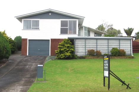 Photo of property in 120 Farquhar Road, Glendene, Auckland, 0602