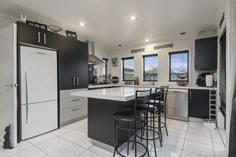 Photo of property in 67 Rosalie Terrace, Kelvin Grove, Palmerston North, 4414