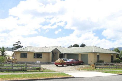 Photo of property in 12 Malcolm Gillies Grove, Totara Park, Upper Hutt, 5018