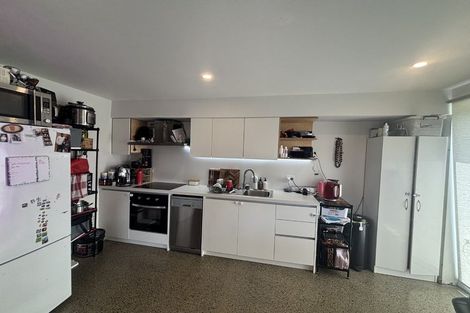 Photo of property in 5 Bendigo Grove, Newlands, Wellington, 6037