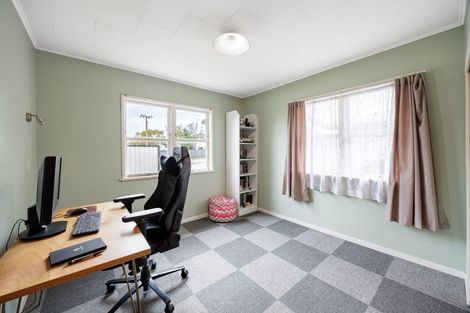 Photo of property in 56 Taradale Road, Marewa, Napier, 4110