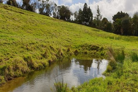 Photo of property in 79 Gorge Road, Maungaturoto, 0520