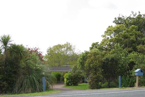 Photo of property in 99 Oraha Road, Kumeu, 0892