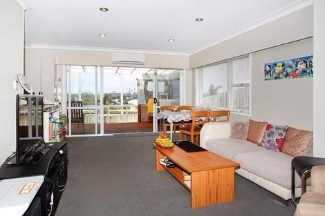 Photo of property in 73a Target Road, Totara Vale, Auckland, 0629