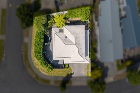 Photo of property in 92 Amesbury Drive, Churton Park, Wellington, 6037