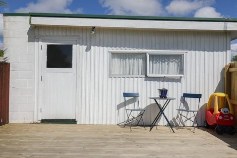 Photo of property in 116 Woodglen Road, Glen Eden, Auckland, 0602