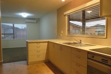 Photo of property in 6/501 Eastbourne Street East, Hastings, 4122