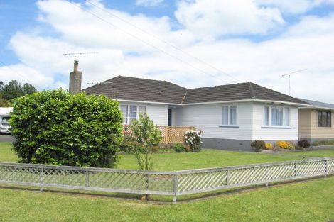 Photo of property in 2 Orchard Rise, Rosehill, Papakura, 2113