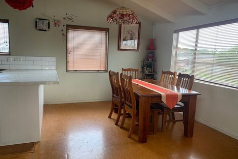 Photo of property in 136 Prince Regent Drive, Half Moon Bay, Auckland, 2012