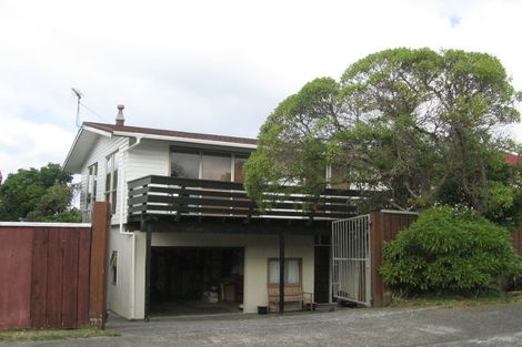 Photo of property in 2 Aramoana Place, Maupuia, Wellington, 6022