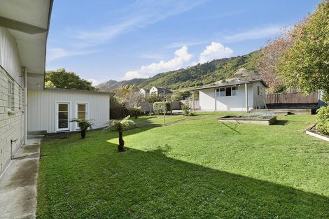 Photo of property in 29 Huia Street, Waikanae, 5036