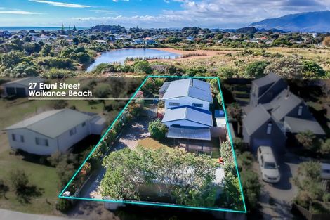 Photo of property in 27 Eruini Street, Waikanae Beach, Waikanae, 5036