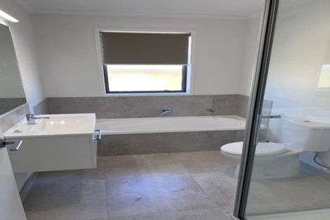 Photo of property in 5 Te Paahi Avenue, Waiuku, 2123