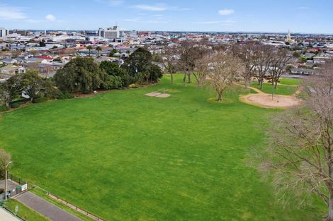 Photo of property in 1/146 Victoria Avenue, Hokowhitu, Palmerston North, 4410