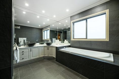 Photo of property in 16 Riddington Rise, Ohauiti, Tauranga, 3112