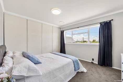 Photo of property in 22 Kaurilands Road, Titirangi, Auckland, 0604