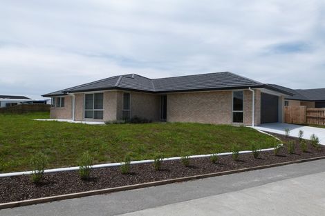 Photo of property in 43 Kowi Lakes Drive, One Tree Point, 0118