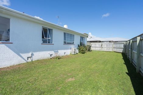 Photo of property in 19 Kings Drive, Levin, 5510