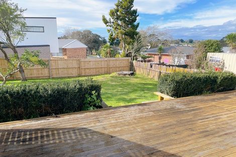 Photo of property in 39 Megan Avenue, Pakuranga Heights, Auckland, 2010