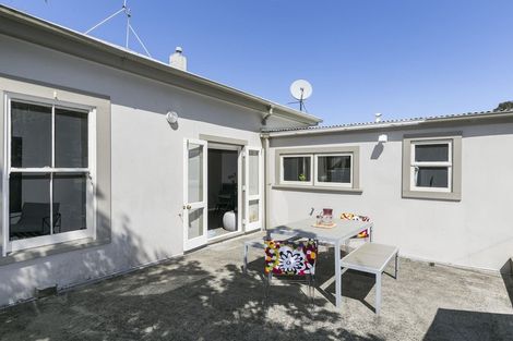 Photo of property in 244 Ohiro Road, Brooklyn, Wellington, 6021