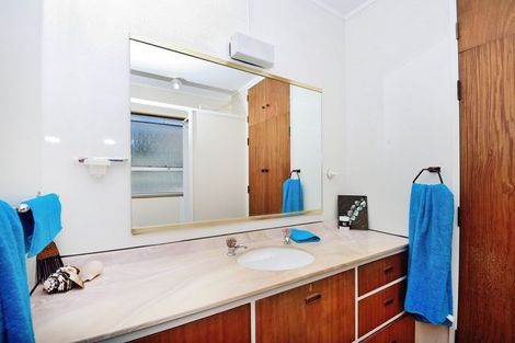 Photo of property in 3 Moera Place, Stanmore Bay, Whangaparaoa, 0932