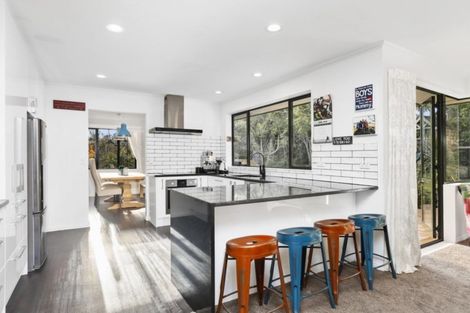 Photo of property in 29 Almond Grove, Greenhithe, Auckland, 0632