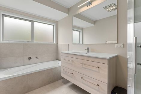 Photo of property in 2/11 Belmont Terrace, Milford, Auckland, 0620